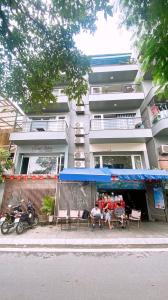 ????APARTMENT MẶT PHỐ TỪ HOA, MẶT HỒ TÂY 373M2 5 TẦNG MT 11.5M, GIÁ TỐT CHỈ 320 TỶ ????