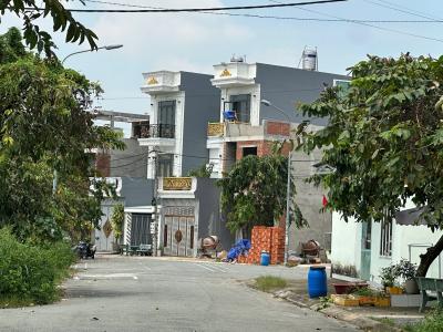 Bán đất Đông Hòa,chỉ 1 lô duy nhất,đường nhựa 10M thông tứ hướng,giá rẻ