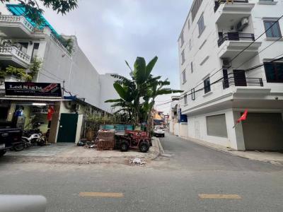 Bán đất mặt đường Hoàng Ngọc Phách - 127m- mặt tiền 5m - Lô góc, giá 70 tr/m
