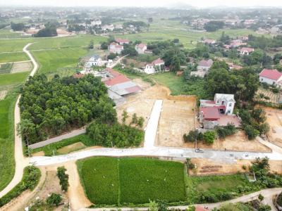 Bán đất thôn Lương Đình, xã Trung Giã, TP Hà Nội. Thửa đất vuông đẹp, mặt tiền rộng