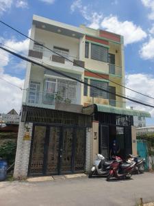 BÁN ĐẤT TẶNG NHÀ 3 LẦU + 2 PHÒNG TRỌ CHO THUÊ 12 TRIỆU/TH - NGÔ CHÍ QUỐC - BÌNH CHIỂU. 
SÁT BÊN