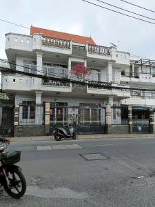 BÁN GẤP BIỆT THỰ (15.5x13) MẶT TIỀN TRUNG MỸ – TÂN XUÂN! 
GIẢM SỐC 1 TỶ