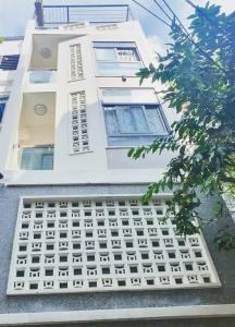 Bán GẤP CHDV Cộng Hòa, 5 tầng, 13PN, 13WC, chỉ 12.3 tỷ , dòng tiền 300 triệu.N
