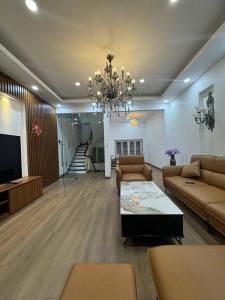 BÁN GẤP NHÀ THANH XUÂN, GẦN HỒ OTO LÙI ĐỖ CỬA, DT52M 5 TẦNG MẶT TIỀN RỘNG CHỈ 12.X TỶ