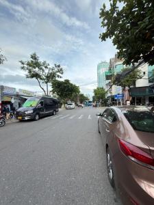 Bán lô đất 109m2 Triệu Việt Vương, gần Mường Thanh và cầu Tình Yêu, vị trí kinh doanh tốt