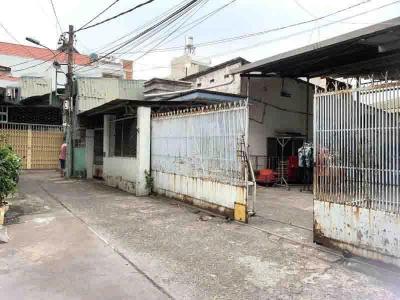 bán nhà  150m2 - ngang 8.3m - xe hơi đổ cổng - linh tây - thủ đức