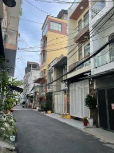 BÁN NHÀ CHÍNH CHỦ - XE HƠI ĐẬU TRƯỚC NHÀ - LÝ PHỤC MAN - QUẬN 7