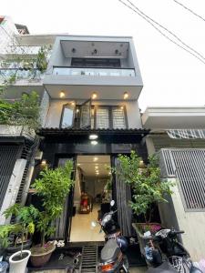 Bán nhà đẹp hẻm oto Ngay Tô Hiệu quận Tân Phú 4 x 13- 3 tang chỉ 5.7 ty tl