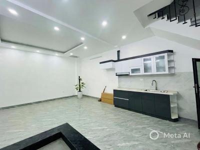 bán nhà đội cấn 45m x5 tầng MT 6m 10,6 tỷ sát phố,ngõ ô tô dừng đỗ