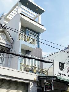 Bán Nhà DT 4x17.4m 4 Tấm Mới, 1PK + 4PN + 5WC, MT Chợ Gần Aeon Mall SHR