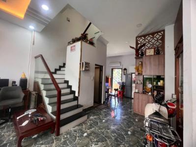 Bán nhà DT 56m², 3 tầng,  3PN, 3WC, Q.9, Thủ Đức. sổ hồng Giá  6.2 tỷ.