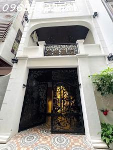 B.ÁN NHÀ ĐƯỜNG BƯỞI - Q.BA ĐÌNH - LÔ GÓC - 73.6M -  Ô TÔ ĐỖ CỔNG - BA BƯỚC RA MẶT PHỐ - NHÀ ĐẸP -
