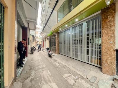 Bán nhà Hoàng Mai, Lô Góc, 14 Phòng Khép Kín, Gần Chợ Và Trường Học