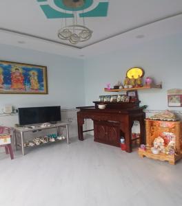 Bán nhà HXH Tô Ngọc Vân, P15, Gò Vấp, 205m2, 2PN, ngang 10,2m, giá cực rẻ, chỉ 35tr/m2