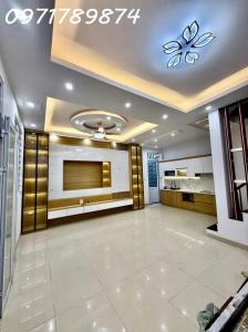 ???? Bán Nhà Kim Giang, Thanh Trì – 44m², 4T, 5.7m trước mặt – Chỉ 8 Tỷ – xe con Đỗ Cổng
