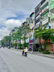 Bán nhà Mặt phố Phường Trung Hòa - Cầu Giấy - 120m *MT 8m - Vỉa Hè KDVP Xây Tòa VP 2 thoáng