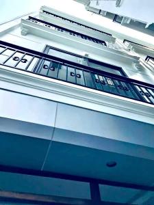 BÁN NHÀ MỚI Phố Nguyễn Văn Cừ 30m2X  5 tầng,mặt  tiền 3.5m, 6.4 tỷ Long Biên.