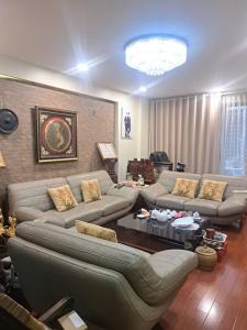 BÁN NHÀ NGUYỄN VĂN HUYÊN, PHÂN LÔ, VỈA HÈ ÔTÔ TRÁNH, 2 MẶT TIỀN KINH DOANH, 71M2 CHỈ 26 TỶ