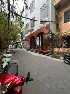 BÁN NHÀ PHỐ NGUYỄN HUY TƯỞNG – THANH XUÂN - 76m² – ĐƯỜNG Ô TÔ TRÁNH – GIÁ CHỈ 9,9 TỶ