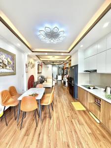 Bán nhà phố Phương Mai, mặt ngõ ô tô, kinh doanh, ô chờ TM, 55m, 5T, 17.5 tỷ