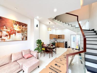 Bán nhà Thủ Đức, Linh Đông, đường số  24. DT 52m2, 4 tầng, 4PN, SH, giá 6.68  tỷ.