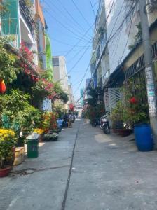 BÁN NHÀ  - TỈNH LỘ 10 - BÌNH TRỊ ĐÔNG  – 3 TẦNG – HẺM XE HƠI NÉ NHAU – 56M2 – GIÁ HƠN 5 TỶ – KHU