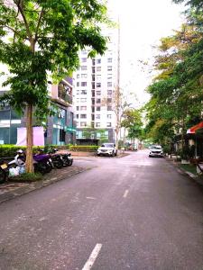 Bán nhà TRỊNH VĂN BÔ BT Liền Kề 80m, 5T, MT5.5m, Ô tô, KD, vỉa hè, view Vườn hoa, giá 23 tỷ 9