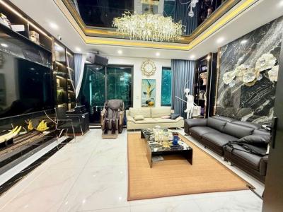 BÁN NHÀ TRUNG KÍNH CẦU GIẤY, LÔ GÓC, ÔTÔ TRÁNH, DÂN XÂY CHÂT, 61M2 CHỈ 18 TỶ 980