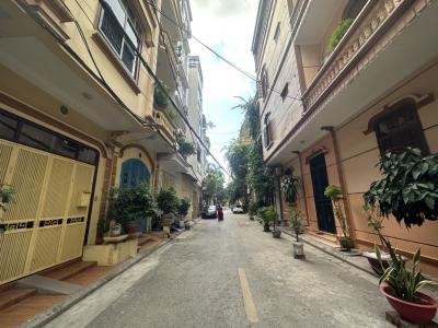 Bán nhà Trung tâm Phường Việt Hưng. 52m x 4T oto tránh, khu phân lô quân đội, dân trí, nhỉnh 12 tỷ