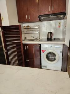 Bán toàn căn hộ Nguyễn Thiện Thuật
vị trí: Hẻm Nguyễn Thiện Thuật, TP. Nha Trang diện tích đất :