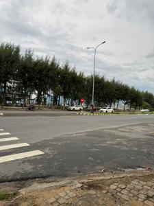 + Biển Nguyễn Tất Thành, Nhà C4 kinh doanh, ngay trung tâm hải châu, đối diện khu phức hợp của vũ