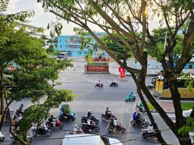 Cần bán nhà 3 tầng MT Nguyễn Hữu Thọ,Đối diện Bệnh Viện Quân Y 17