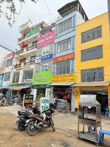 Cần bán nhà mặt tiền đường Trường Chinh, P.14, Q. Tân Bình. Diện tích 4x17m, giá 19 tỷ.