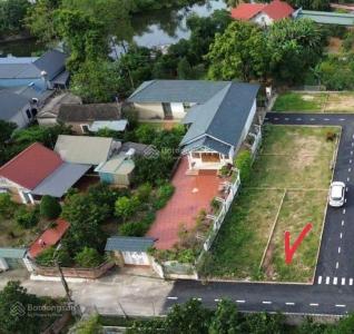 Cần tiền bán lô góc 100m có 2 mặt tiền đẹp đường chính thông 3 lối. Giá đầu tư. KĐT Hòa Lạc-Sơn Tây