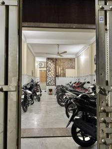 CHDV 16 PHÒNG - CÁCH MT PHẠM VĂN HAI 20M - 5 TẦNG - 80M2. CHỈ 8.X T.Ỷ