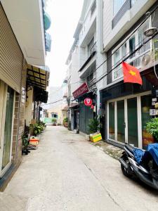 CHDV 50 phòng - CHU VĂN AN-GẦN HV CÁN BỘ - KHOÁN 120TR/THÁNG HẺM 5M GẦN MT-  - NGANG 17M- SHR -