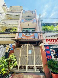 ** Chỉ  9Tỷ Nhình_ NHÀ HẺM XH-4 TẦNG, GẦN MT NGUYỄN KIM Q10-
CN 47M2