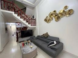 CHÍNH CHỦ BÁN NHÀ 3 TẦNG LỆCH – NGÕ Ô TÔ ĐƯỜNG NGUYỄN VĂN CỪ, TRUNG TÂM THÀNH PHỐ