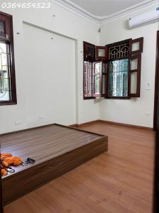Chính chủ cho thuê phòng trọ 32 ngõ 317 Hoàng Hoa Thám, DT 25m2, giá 5tr5/ tháng