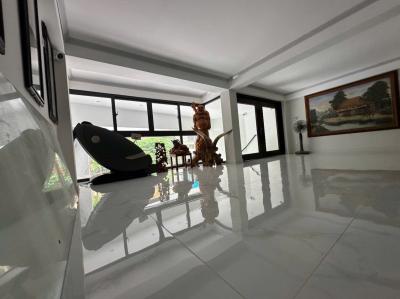 Cho thuê nhà Mặt ngõ ô tô Võ Chí Công, 4 tầng thông sàn x 150m2, 4 ngủ, 4 vệ sinh, 30 Triệu