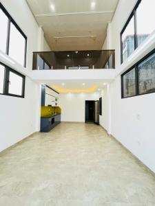 Cho thuê nhà mặt phố Quận Hai Bà Trưng 65m² x  5  tầng – 5 phòng KD VP, Showroom