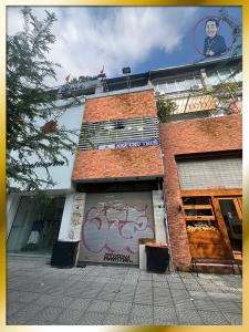 Cho thuê nhà mặt tiền  Lê Lợi, Bến Nghé, VỊ TRÍ VIP - GIÁ THƠM