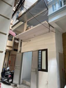 Cho thuê nhà Ngõ Dương Văn Bé, HBT 1.5 tầng x 30m2, chỉ 4.8 Triệu/tháng