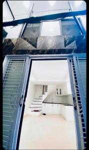 Cho thuê nhà nguyên căn ngõ 110 Nguyễn Khoái, 18m² x 5 tầng, 3PN, 3 WC, 7.5 Triệu