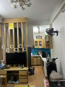 Cho thuê nhà nguyên căn ngõ 1194 Láng,25m² x 5 tầng, 3PN, 13 Triệu KD online, ở gđ, nhóm