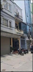 Cho thuê nhà Phố Giải Phóng, 3 tầng x 45m2, 3PN, 3 WC, 12 Triệu