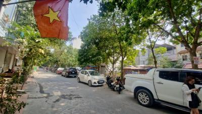 Đất đấu giá Ngõ Cổng Kiến Hưng ô tô tránh 14$ .
