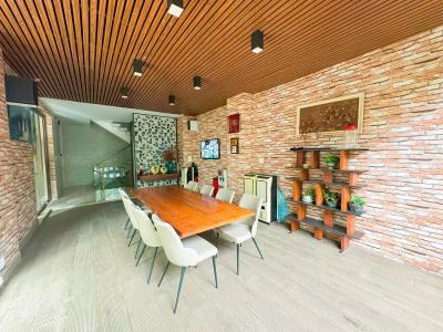 Dòng tiền năm hơn 1 tỷ, 5 tầng x 250 m2 , MT Nguyễn Quang Bích, Chủ bán GẤP định cư