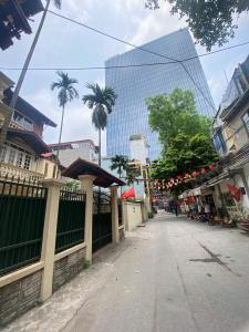 Đường Láng, ngõ thông, vị trí vàng, chiến lược trung tâm kinh doanh, nở hậu