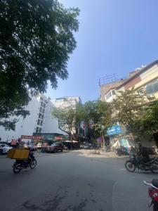 ???? ĐẤT VÀNG MẶT PHỐ TRƯƠNG CÔNG GIAI, 200M2 LÔ GÓC 3 THOÁNG MT 30M, CHỈ 140 TỶ ????